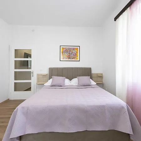 アパート Iva - One Bedroom With Balcony ドゥブロブニク