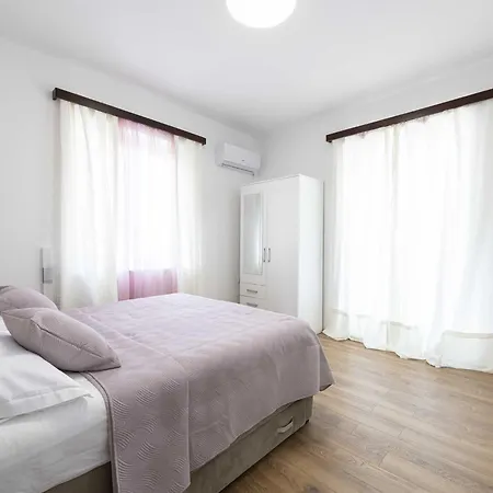 アパート Iva - One Bedroom With Balcony