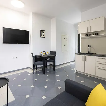 アパート Iva - One Bedroom With Balcony *